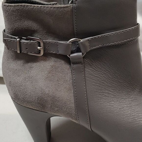 Easy Spirit Women's 7.5 Charcoal Leather Ankle Booties - NWOT - Picture 3 of 9